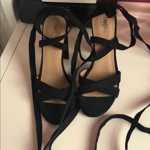 Wassimo Tie Block Heels in Black